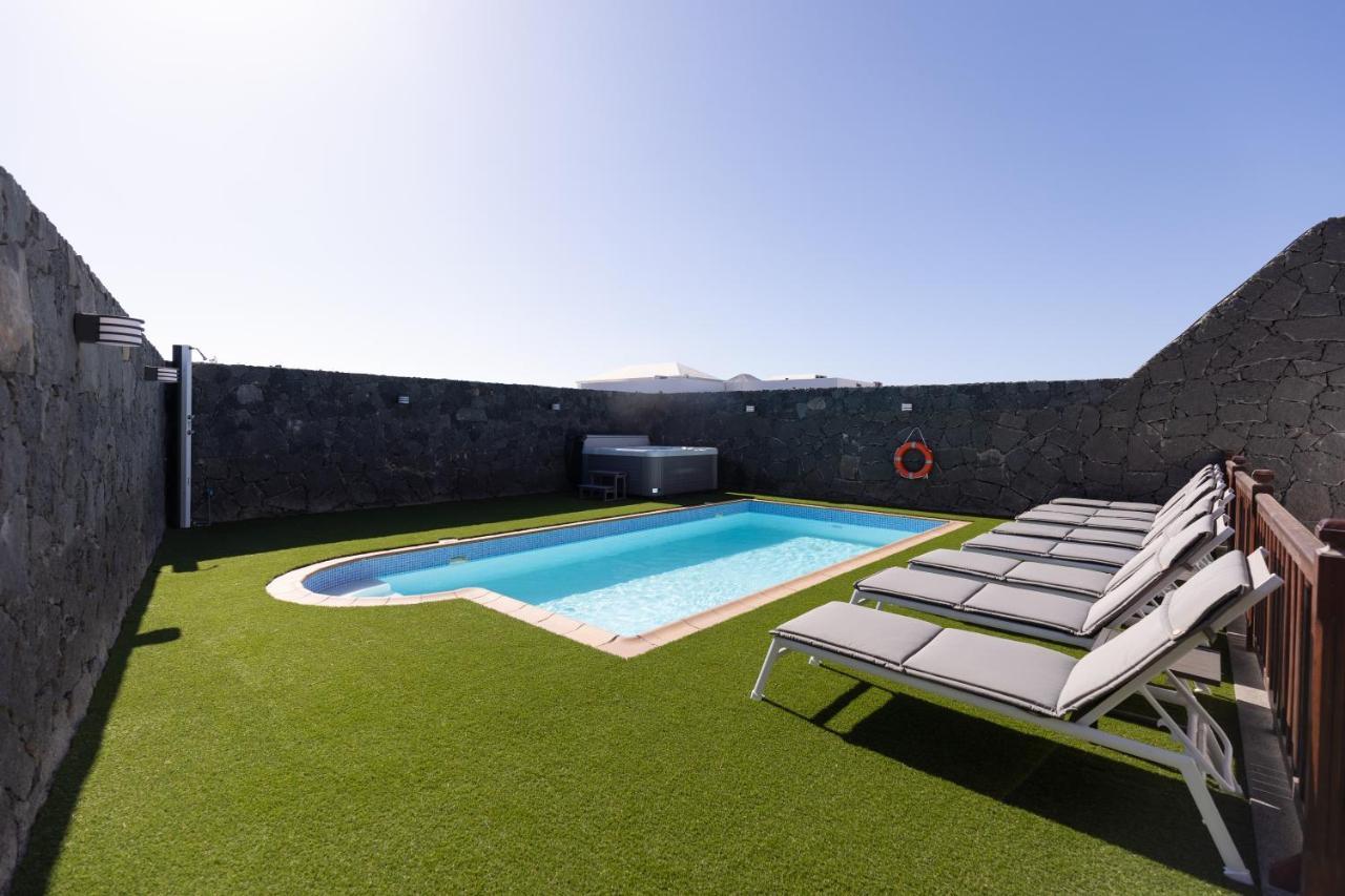 Villa Penguina Play Blanca Lanzarote Плайя-Бланка Екстер'єр фото